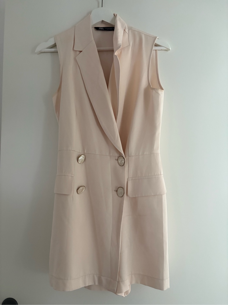 Powder coloured shortsuit