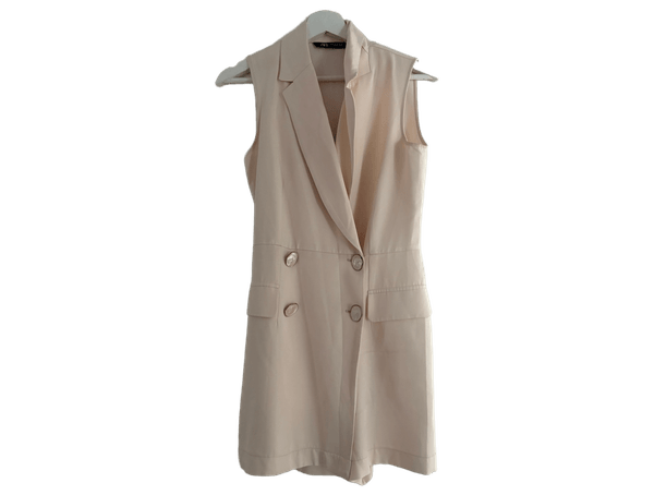 Powder coloured shortsuit