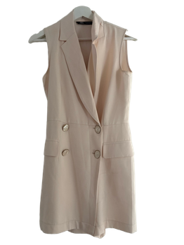 Powder coloured shortsuit