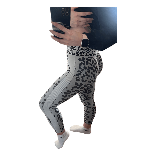 Leopard print gym leggings