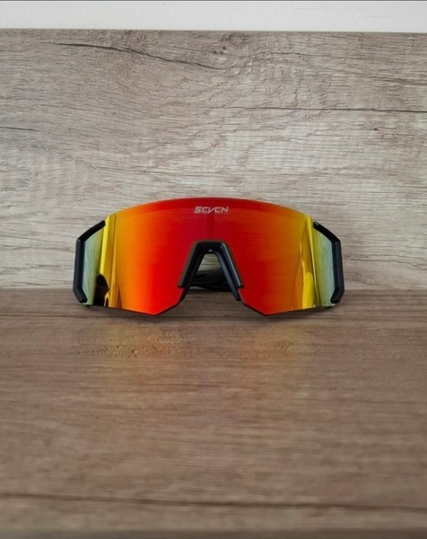 Sports sunglasses
