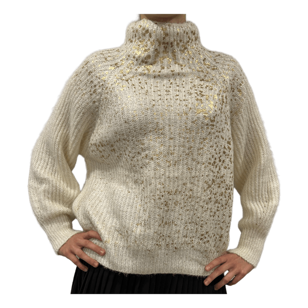 White knit sweater