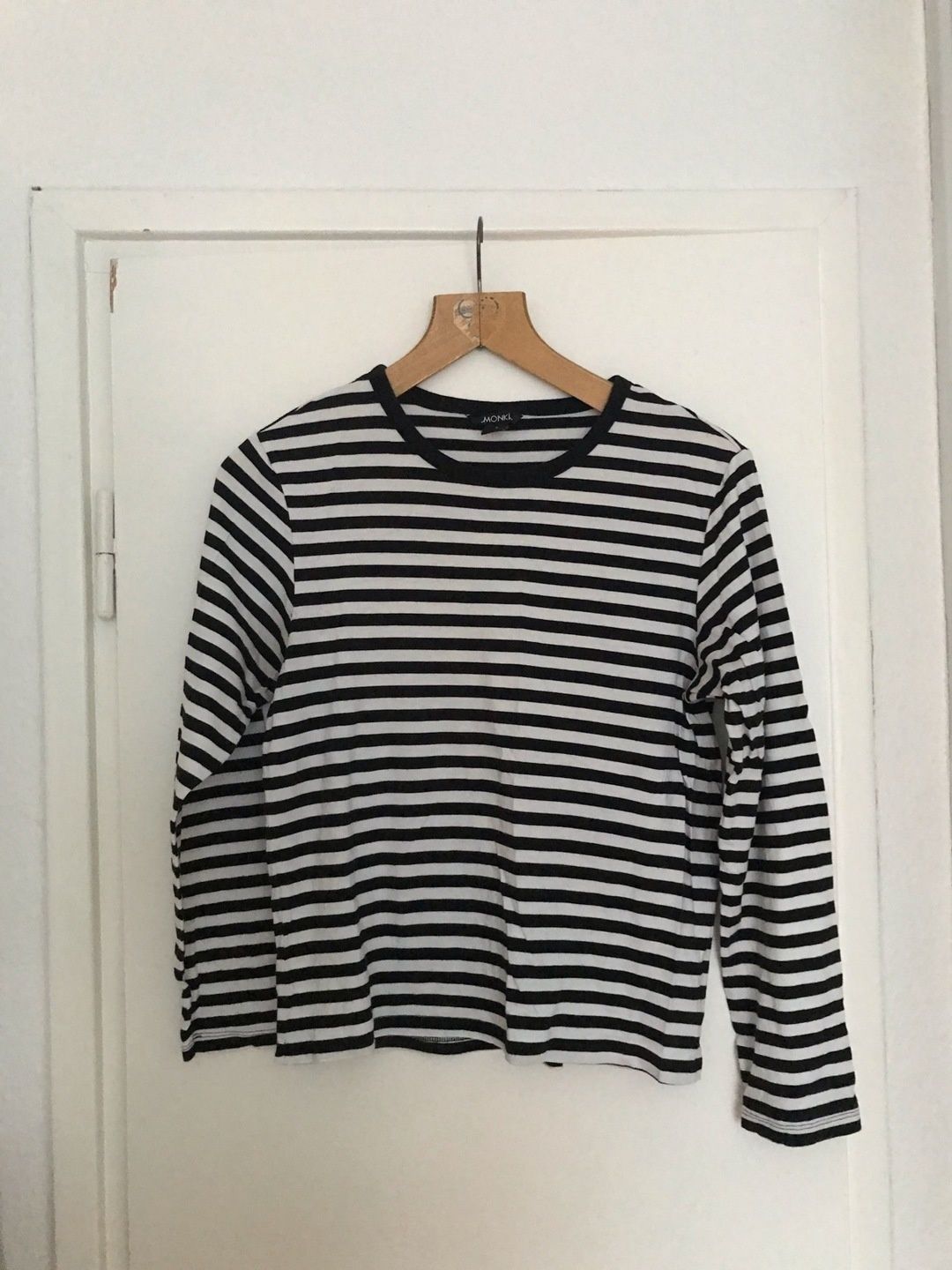 Monki top