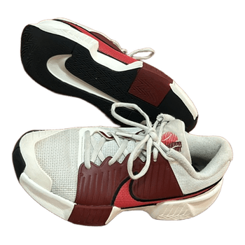 Nike tennis court shoes
