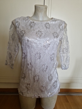 Silver lace sparkling white 3/4 sleeve top