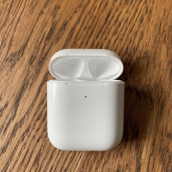 Apple clothing