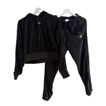 Black adidasracksuit