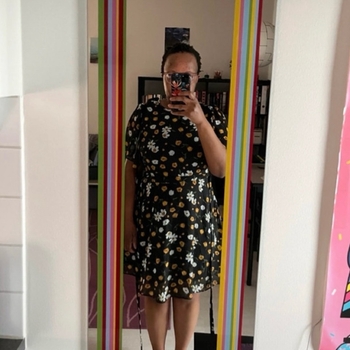 kirjava kukkamekko/cocktailmekko