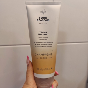 Four Reasons Champagne sävyttävä hoitoaine
