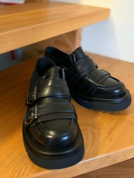 Black buckle platform shoes