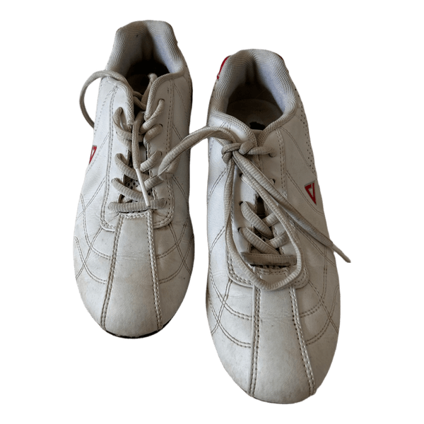 Peak white sports shoes