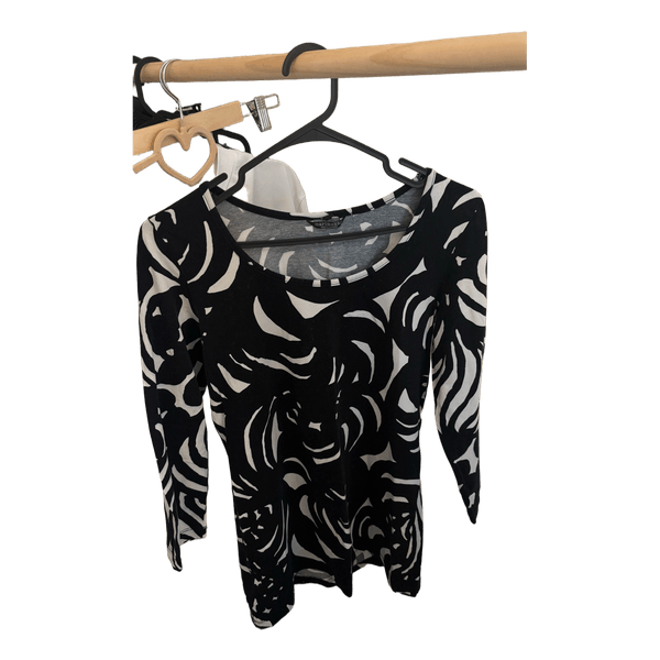 Mustavalkoinen Marimekko paita