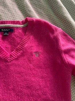 Pink Gant v-neck sweater