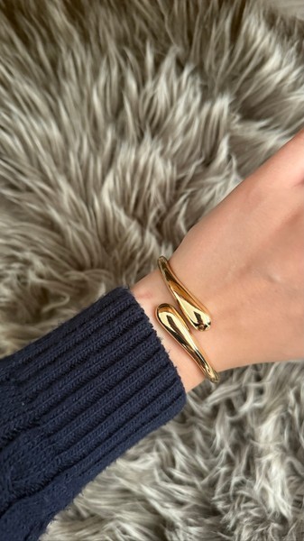 Gold bracelet and ring set