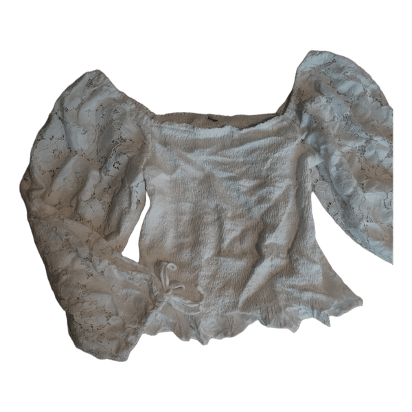 Valkoinen off-shoulder paita