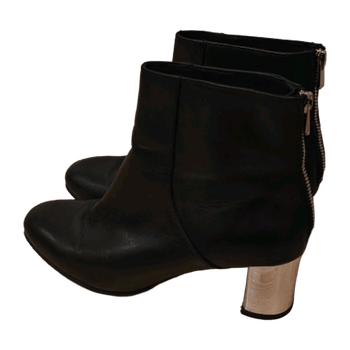 & others stories boots