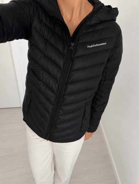 Peak Performance women’s lightweight down jacket (XS)