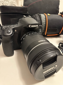 Canon 60D kamera, objektiivit, laukku, kotelot