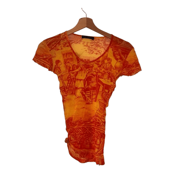 Oranges bedrucktes t-shirt