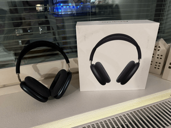 AirPods Max kuulokkeet (keskiyö)