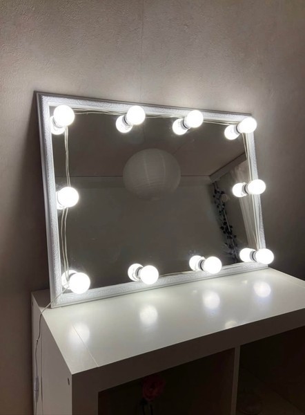 Peili Led-valoilla 75 x 55cm