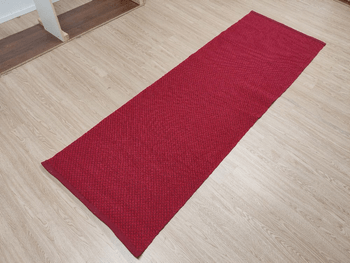 Käsinkudottu, upea punainen matto, 80 X 240 cm