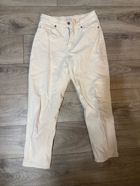 White denim jeans