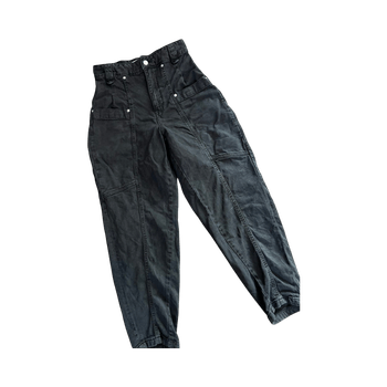 Musta korkeavyötäröiset farkut