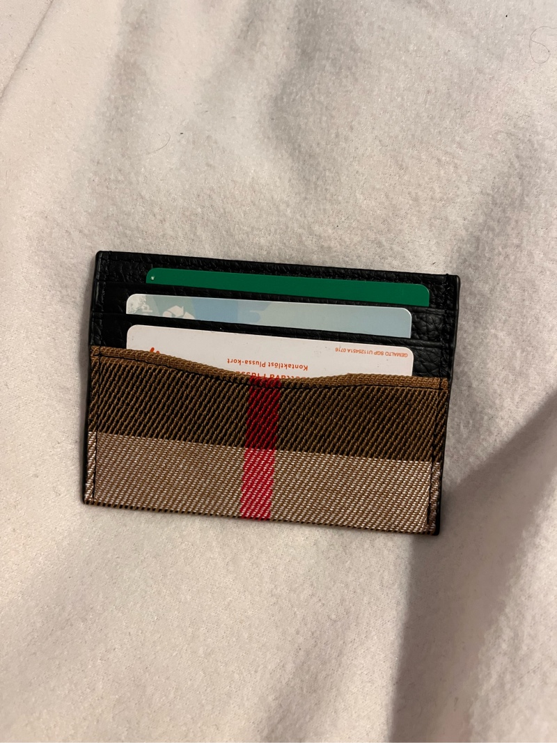 burberry lompakko