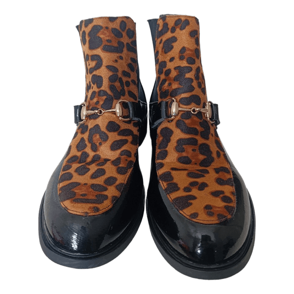 New leopard print chelsea ankle boots. Size 40(25cm)
