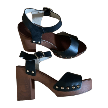 Trendy line sandals