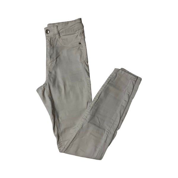 Valkoiset skinny-farkut