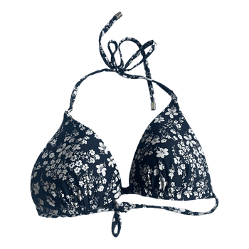 Kukkaiset bikinit