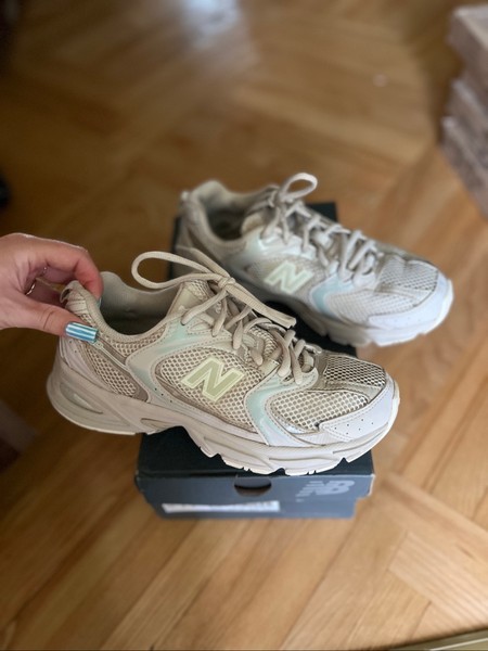 New Balance 530 sneakers