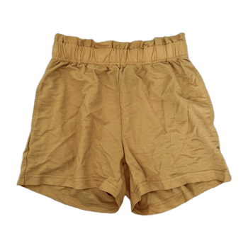 Keltaiset shortsit