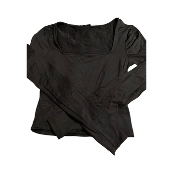 Musta pitkähihainen paita