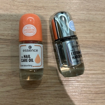Essence Nail Oil & Extreme Nail Hardener / 8 ml bottles 
