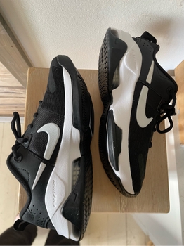 Nike Air Zoom Bella treenikengät
