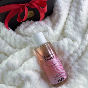 Pink body mist