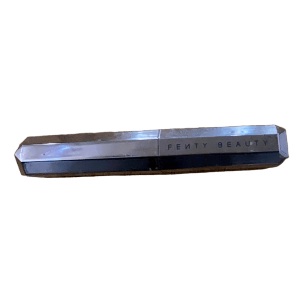 Fenty Beauty huulipuna