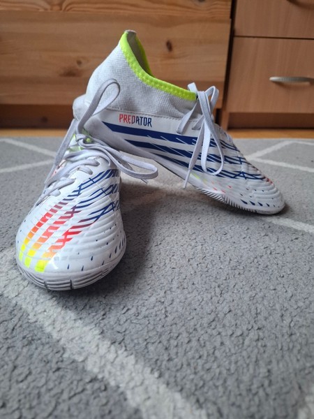 Adidas Predator jalatsid