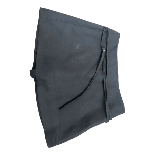 Sort skort med bælte