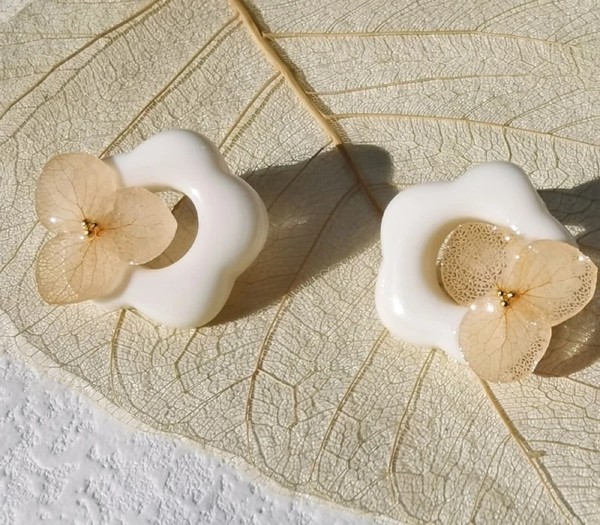 Real Flower Jewelry | Handmad Earrings with Preserved Botanicals