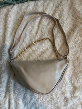 Beige laukku