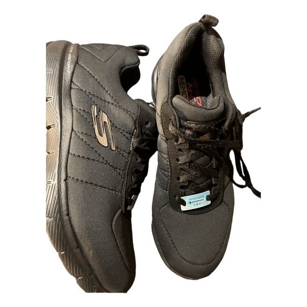 Sorte Skechers sneakers
