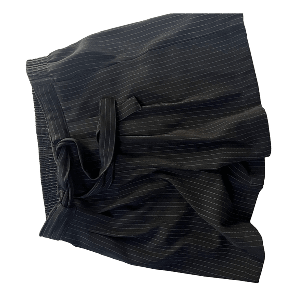 Sort stribet shorts
