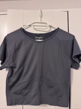 Graues Sport-T-Shirt