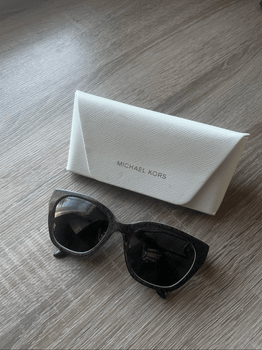 Michael Kors aurinkolasit