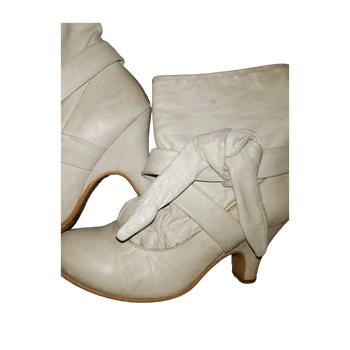 Bianco. boots