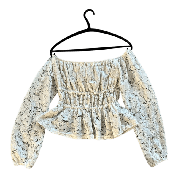 Valkoinen off shoulder pitsipusero
